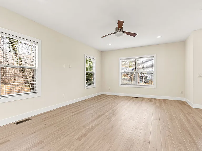 8 Thurland Ave — Photo 7