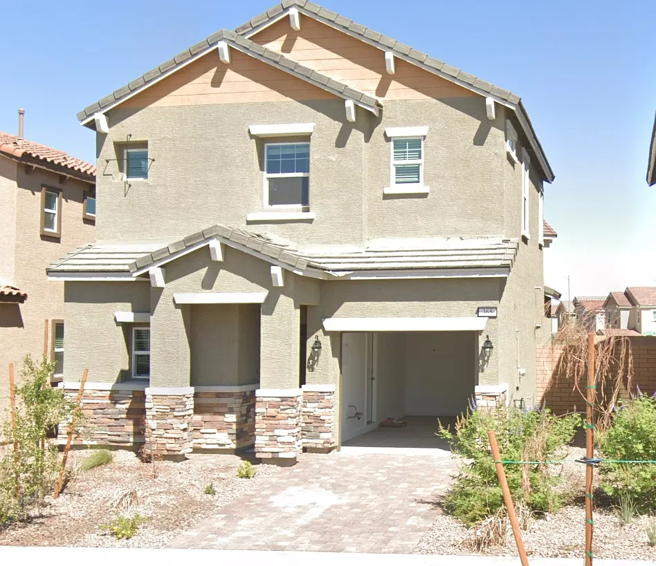 4 bed, 2.5 bath, 1400 sqft, $2,100 — Photo 1