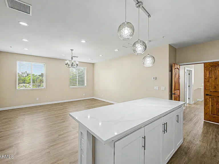 2311 E Colter St — Photo 54
