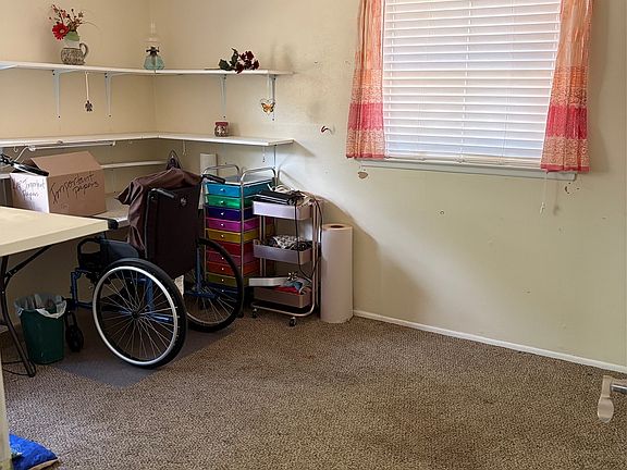 5th image of 1309 Tamarisk Dr