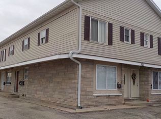 320 N 7th St #B, Rochelle, IL 61068