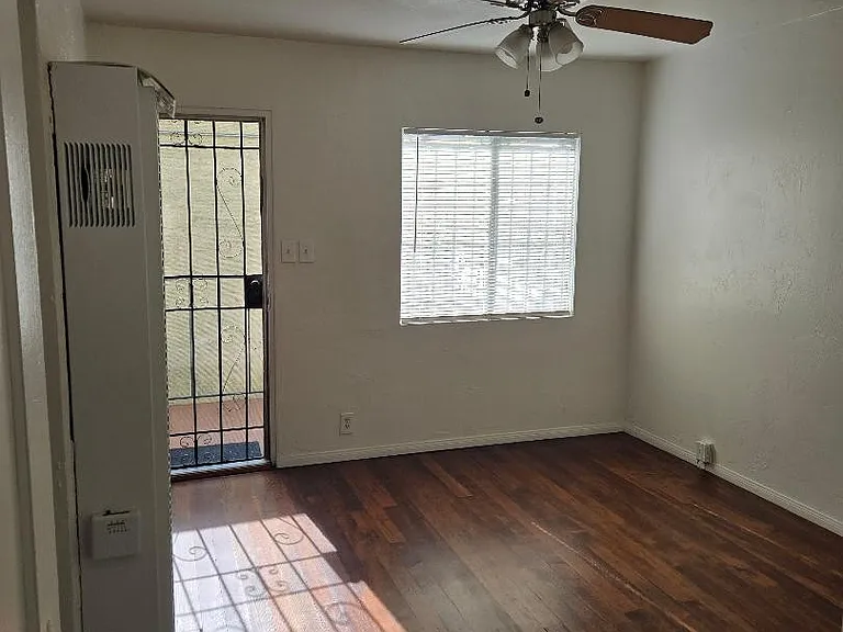 3576 Grim Ave #3576 — Photo 2
