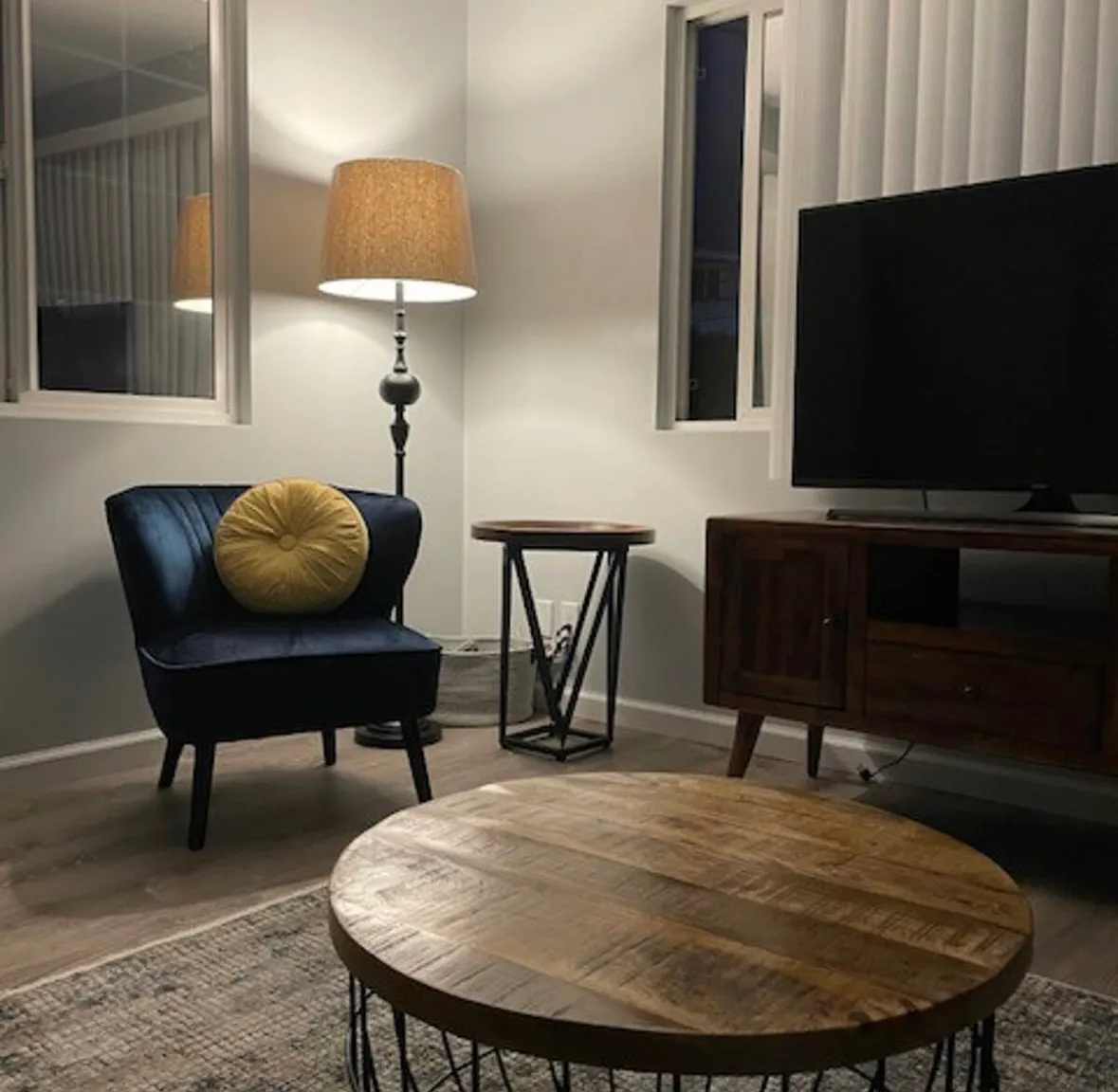 2 bed, 850 sqft, $2,700 — Photo 2