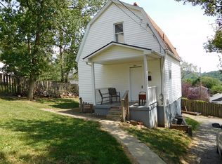 27 1/2 W Pitt St, Canonsburg, PA 15317