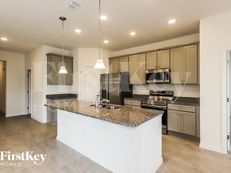 527 Crown Rose Dr — Photo 6