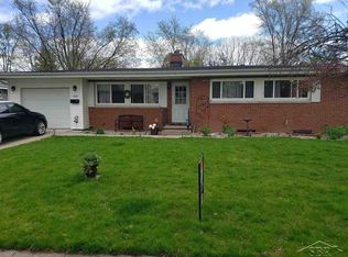 1036 Washburn Pl E, Saginaw, MI 48602