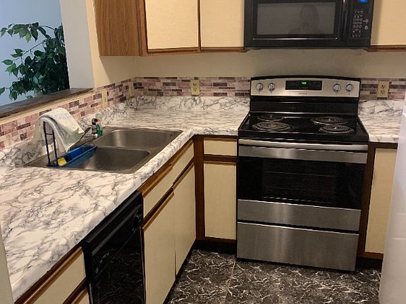 2nd image of 1390 Hunters Rd APT G