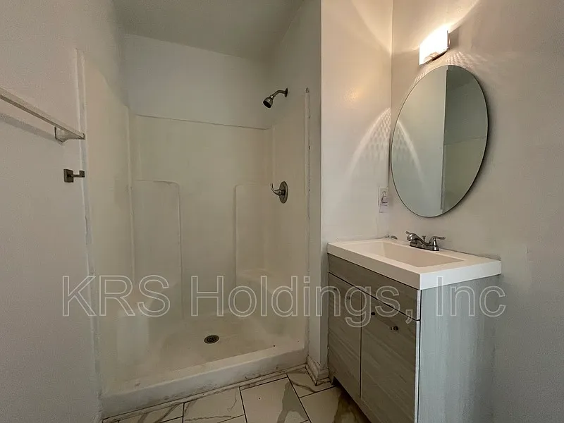 3 bed, 2.0 bath, 1040 sqft, $1,595 — Photo 3