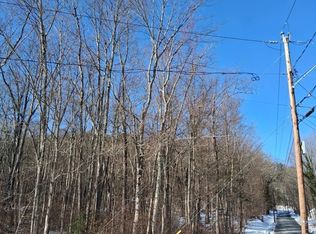 17 Maple St, Southampton, MA 01073