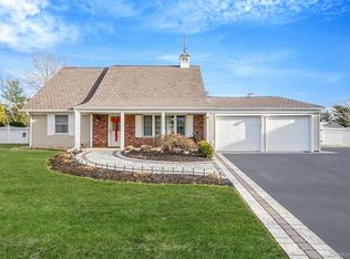 10 Pickwick Court, Stony Brook, NY 11790