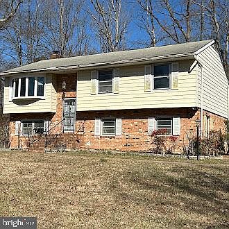 1st image of 225 Green Arbor Dr