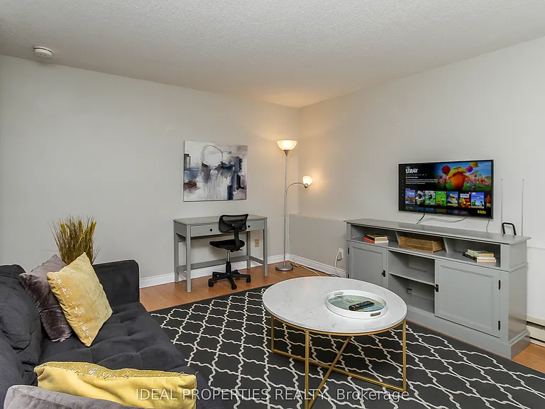 276 Carruthers Ave #A — Photo 4