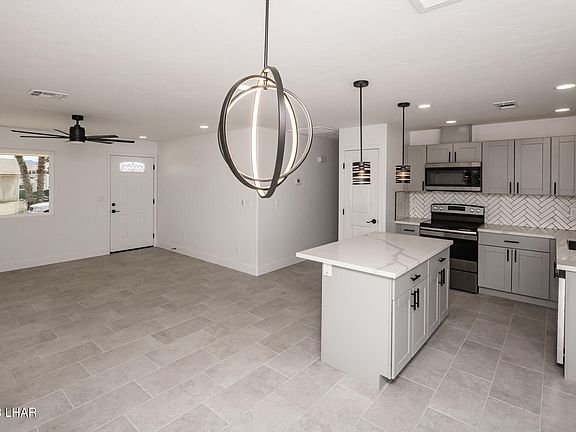 4th image of 2381 Alpine Dr