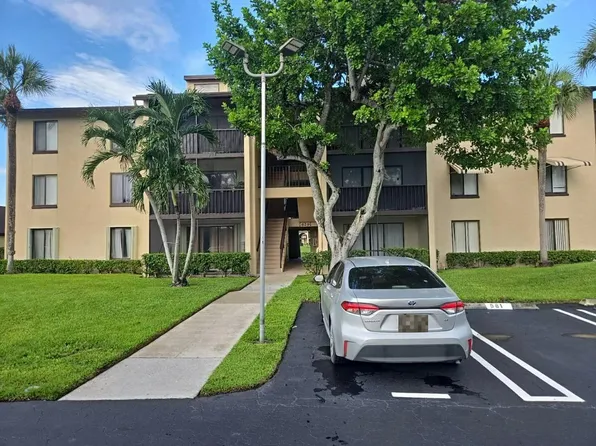 629 Sea Pine Way APT H3, Greenacres, FL 33415