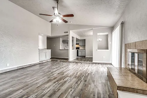 525 David Dr Photo 1
