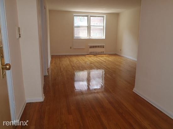 1st image of 13528 82nd Ave