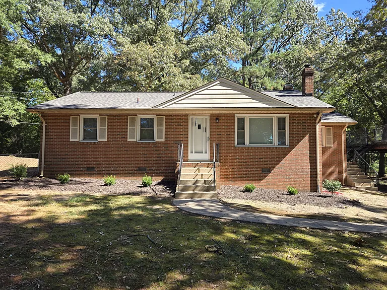 107 Covey Rd — Photo 1
