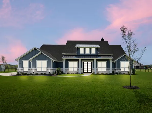 335 Waterview Dr, Gunter, TX 75058