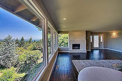 living room and view 3