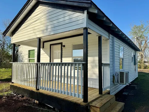 1704 Dalhart St, Dayton, TX 77535