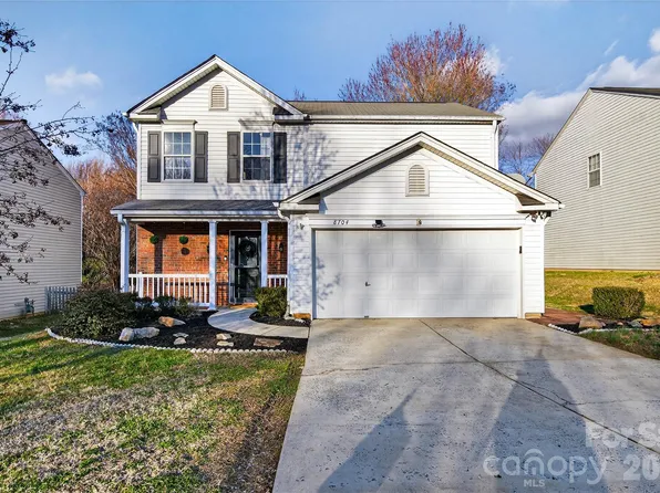 8704 Laurel Run Dr, Charlotte, NC 28269