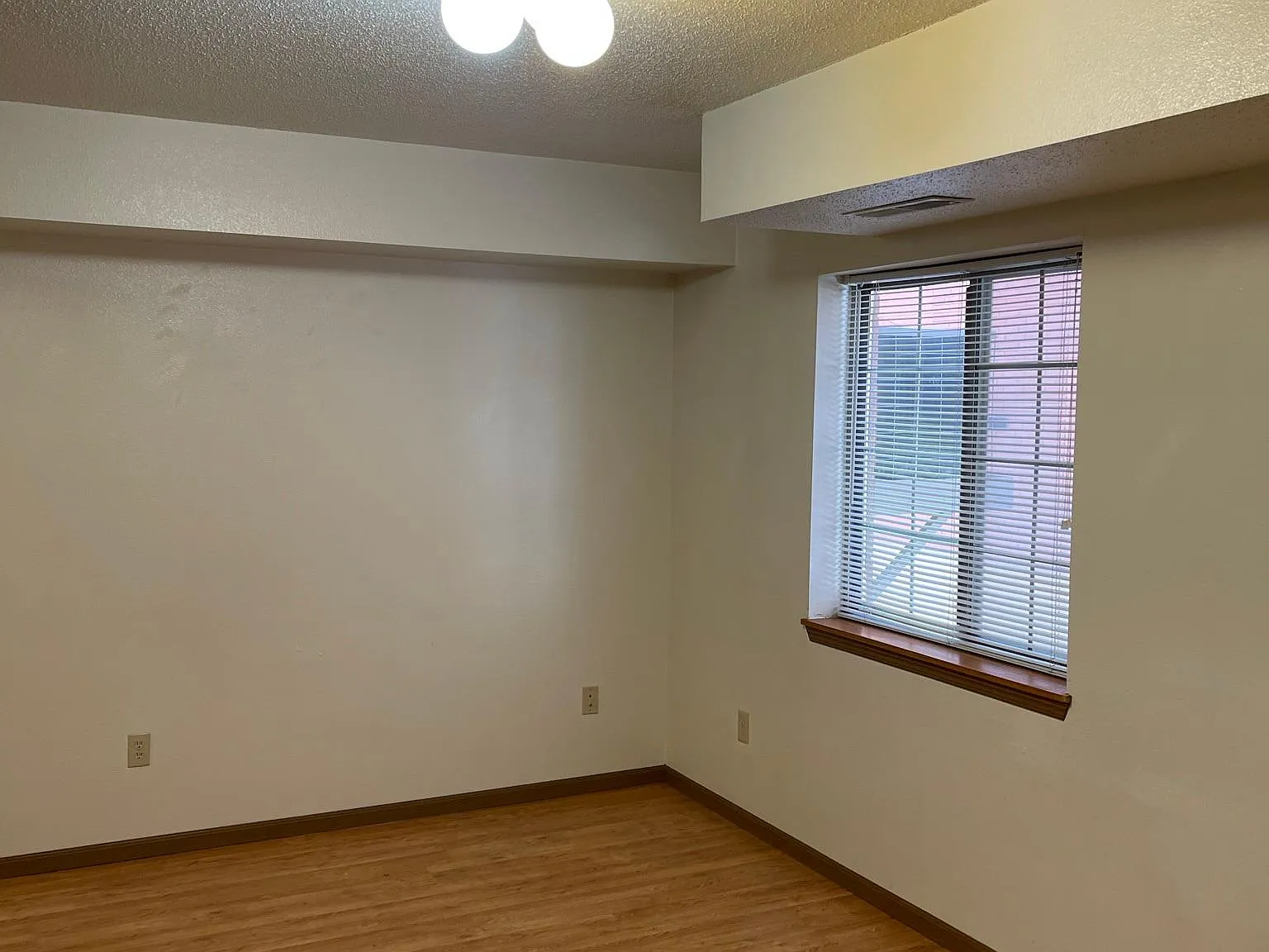 1 bed, 100 sqft, $1,394 — Photo 3