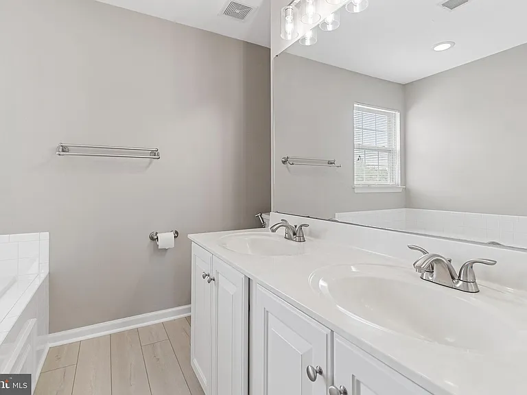 19028 Noble Oak Dr — Photo 18