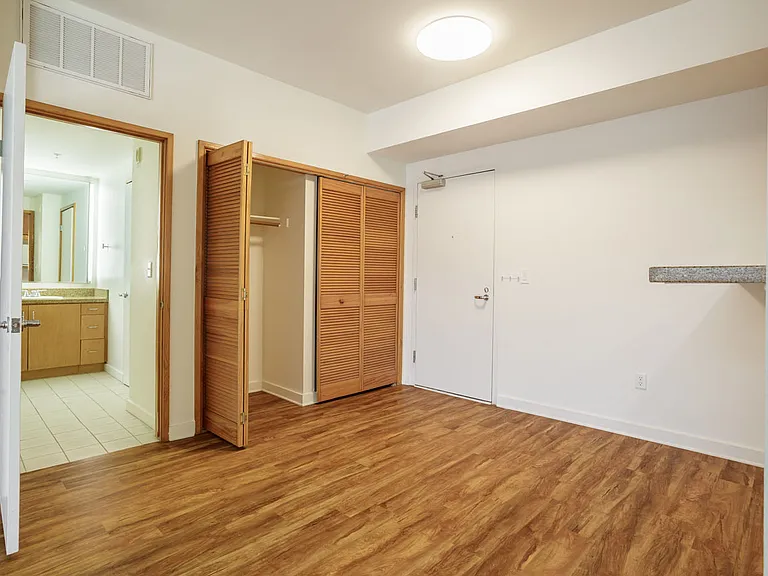 1212 Euclid St #205 — Photo 4