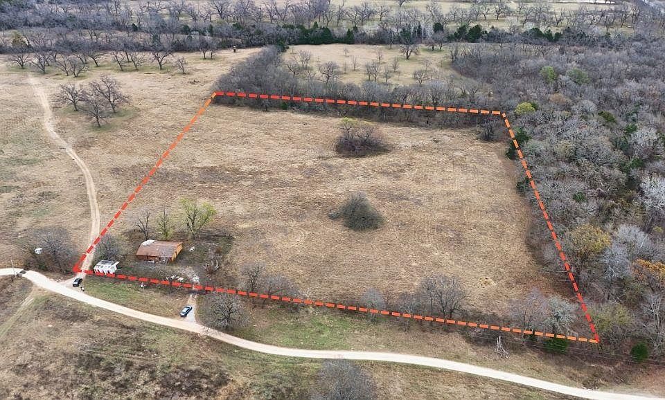 2nd image of 1526 Sandy Creek Rd