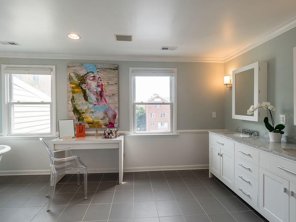 1st image of 251 College Pl