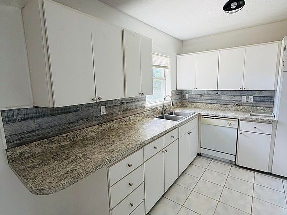 5th image of 481 Orange Ave