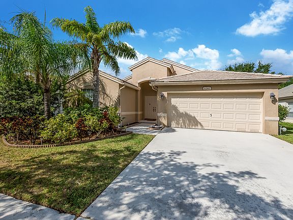 5th image of 1242 NW 143rd Ave