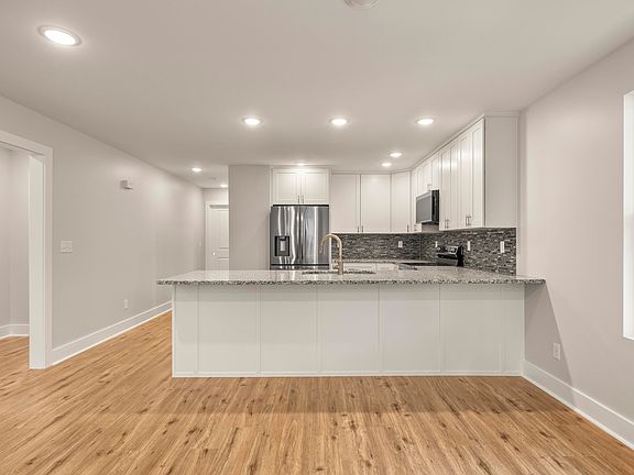 4th image of 1641 Waterhouse St