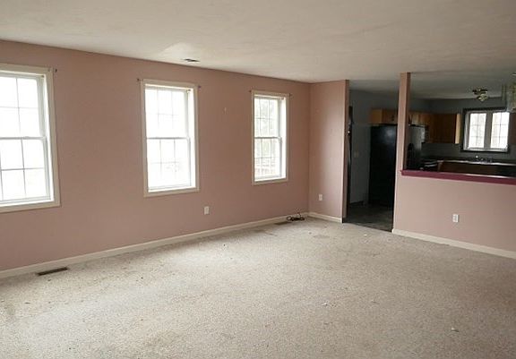 5th image of 107 Union St
