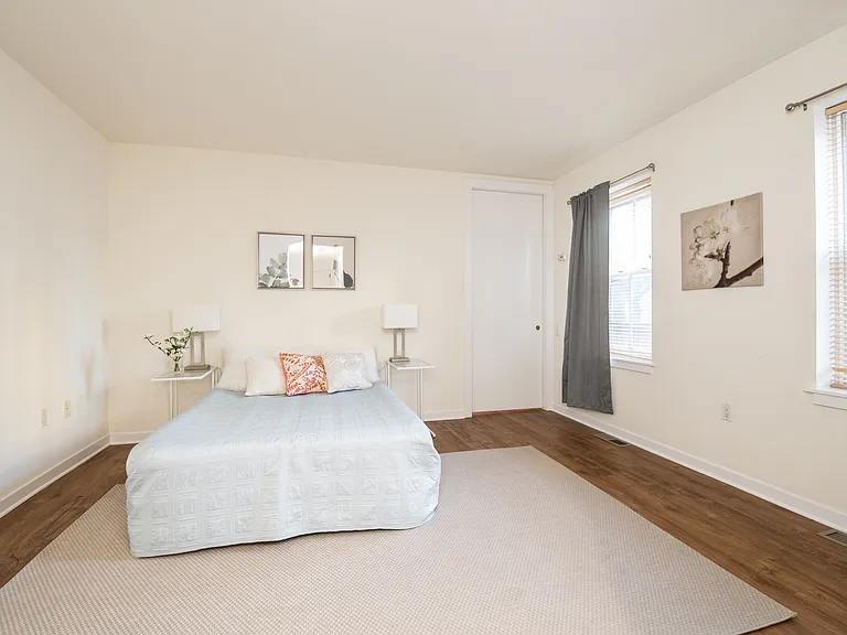 1935 Wallace St #1 — Photo 15
