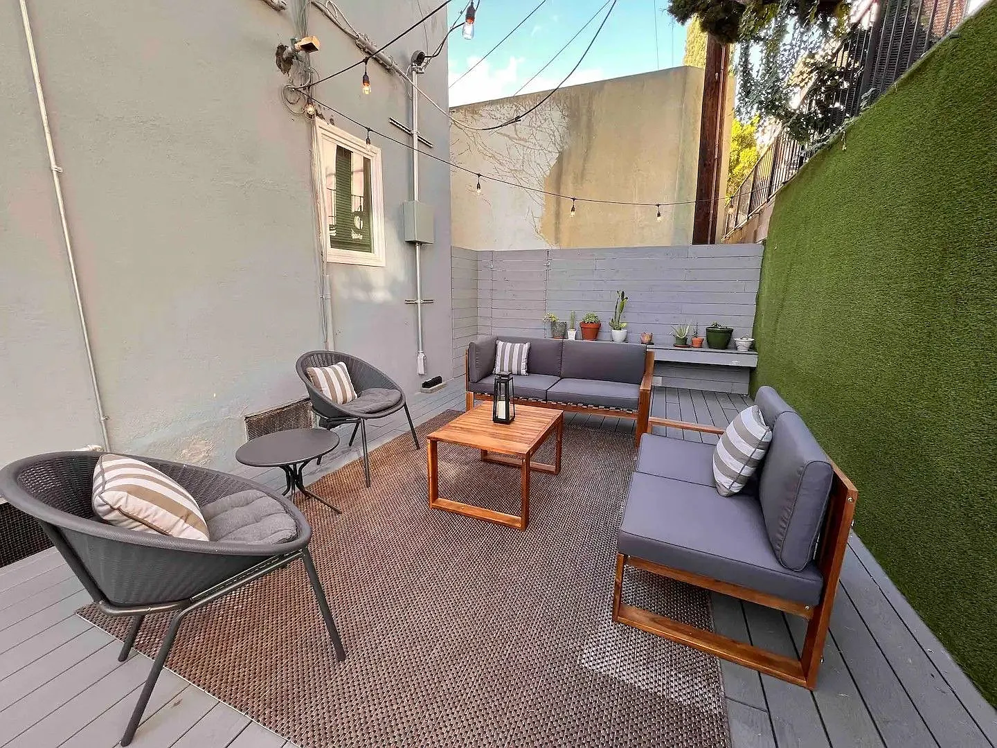 2050 Dracena Dr. — Photo 4