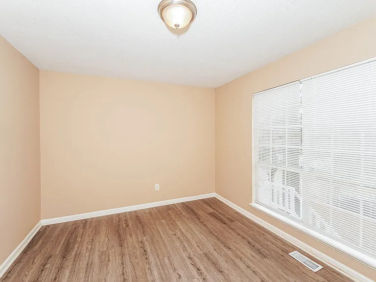 5839 Brenda Dr — Photo 14