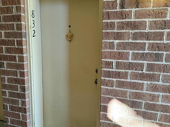 2nd image of 44788 Locust Ridge Ct #8A-832