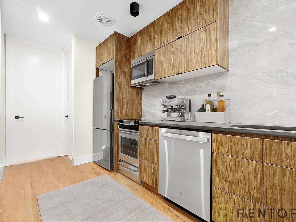 28 Richardson St #109A