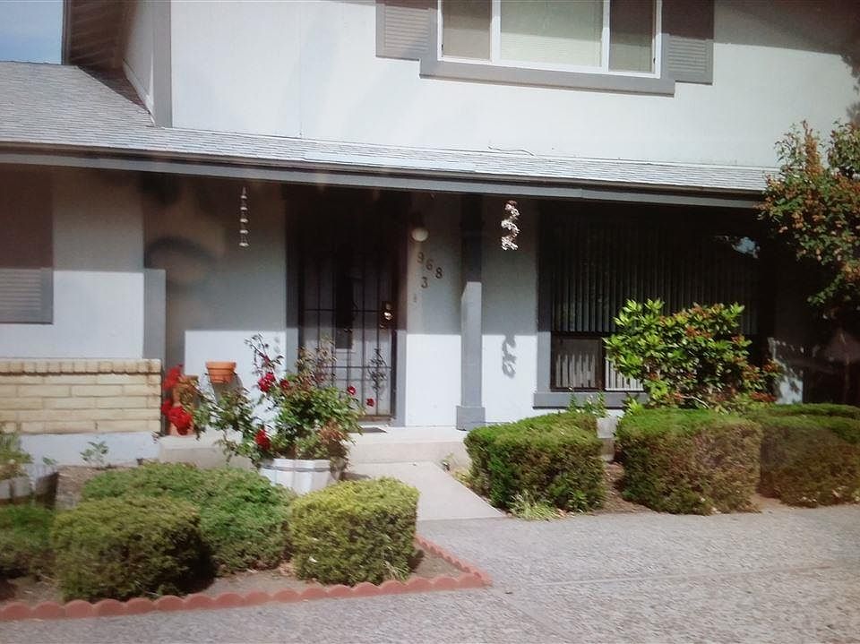1st image of 968 Crestwood Dr