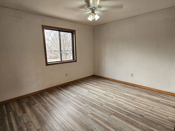 5th image of 12943 Oliver Ave S