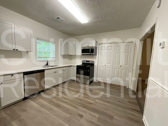 4th image of 2431 Saint Paul Ave NW