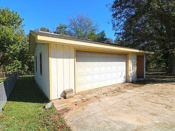 3rd image of 106 Barnesdale Dr