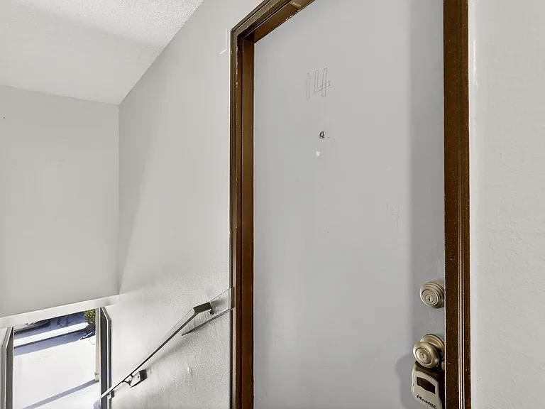 13130 SE Powell Blvd — Photo 16