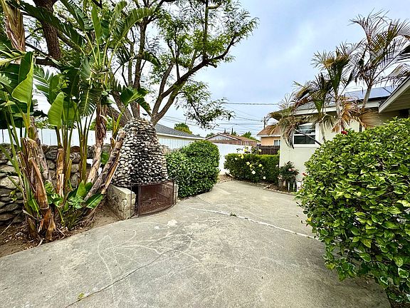 5th image of 263 Sultana Ave