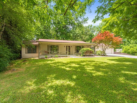 3rd image of 223 Mount David Dr