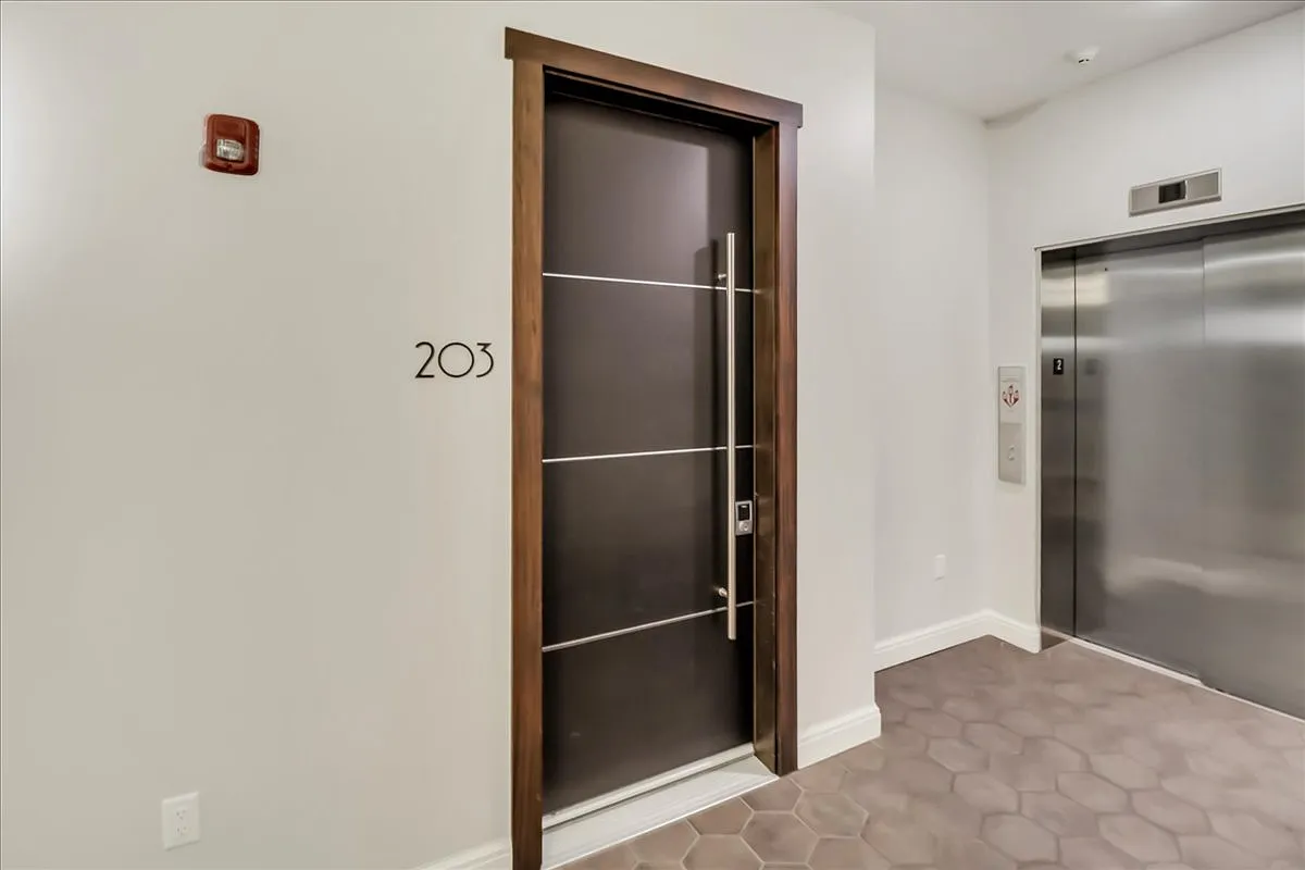 2 bed, 1158 sqft, $2,950 — Photo 4