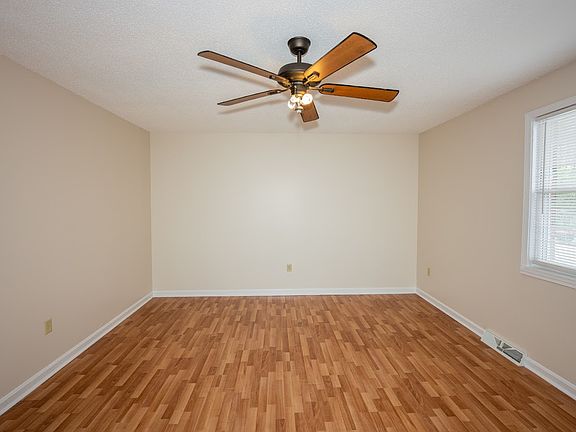 3rd image of 300 Berkley Ct APT 8