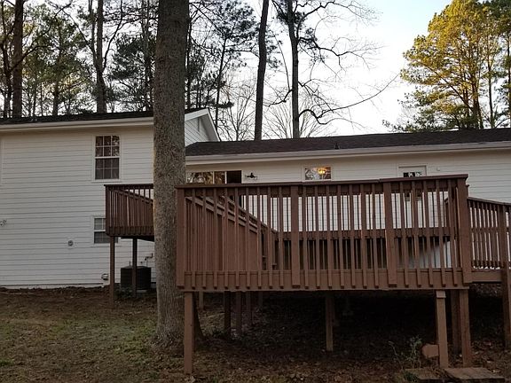 2nd image of 2966 Valley Ct NE