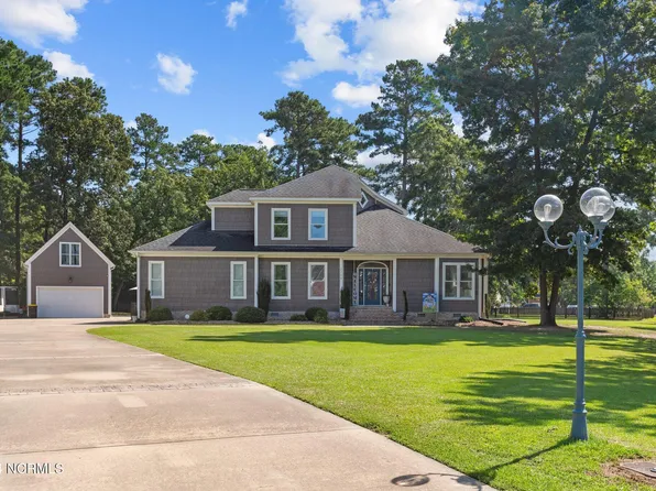 3709 Barton Way, Grimesland, NC 27837